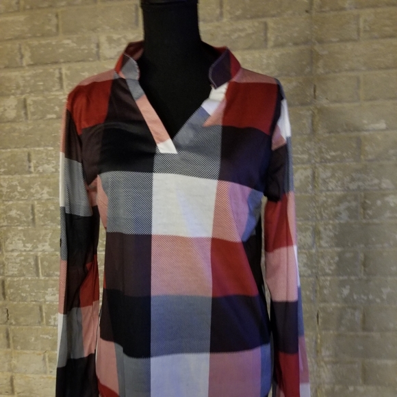 Super Adorable!!! Loose fitted plaid shirt - Picture 3 of 7